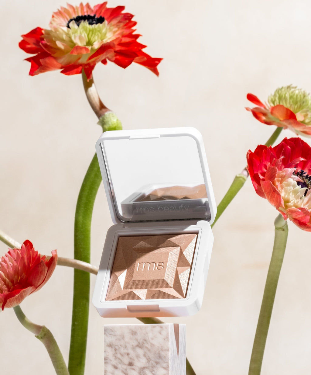 ReDimension Hydra Dew Luminizer Radiant Highlighter for a Natural Looking Glow