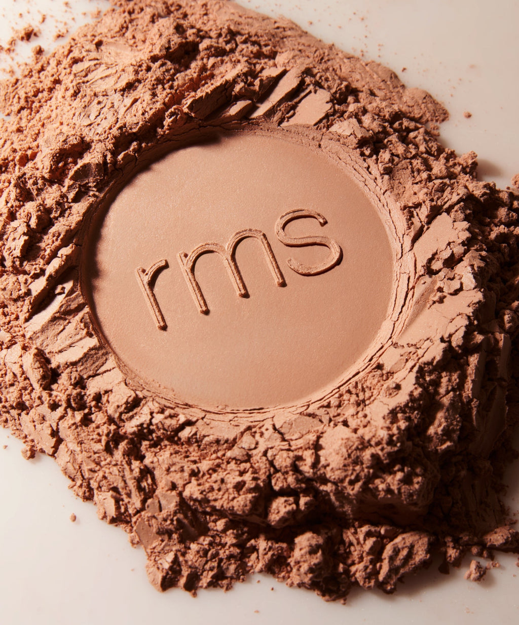 Hydra Setting Powder Lightweight Setting Powder for a Natural Finish