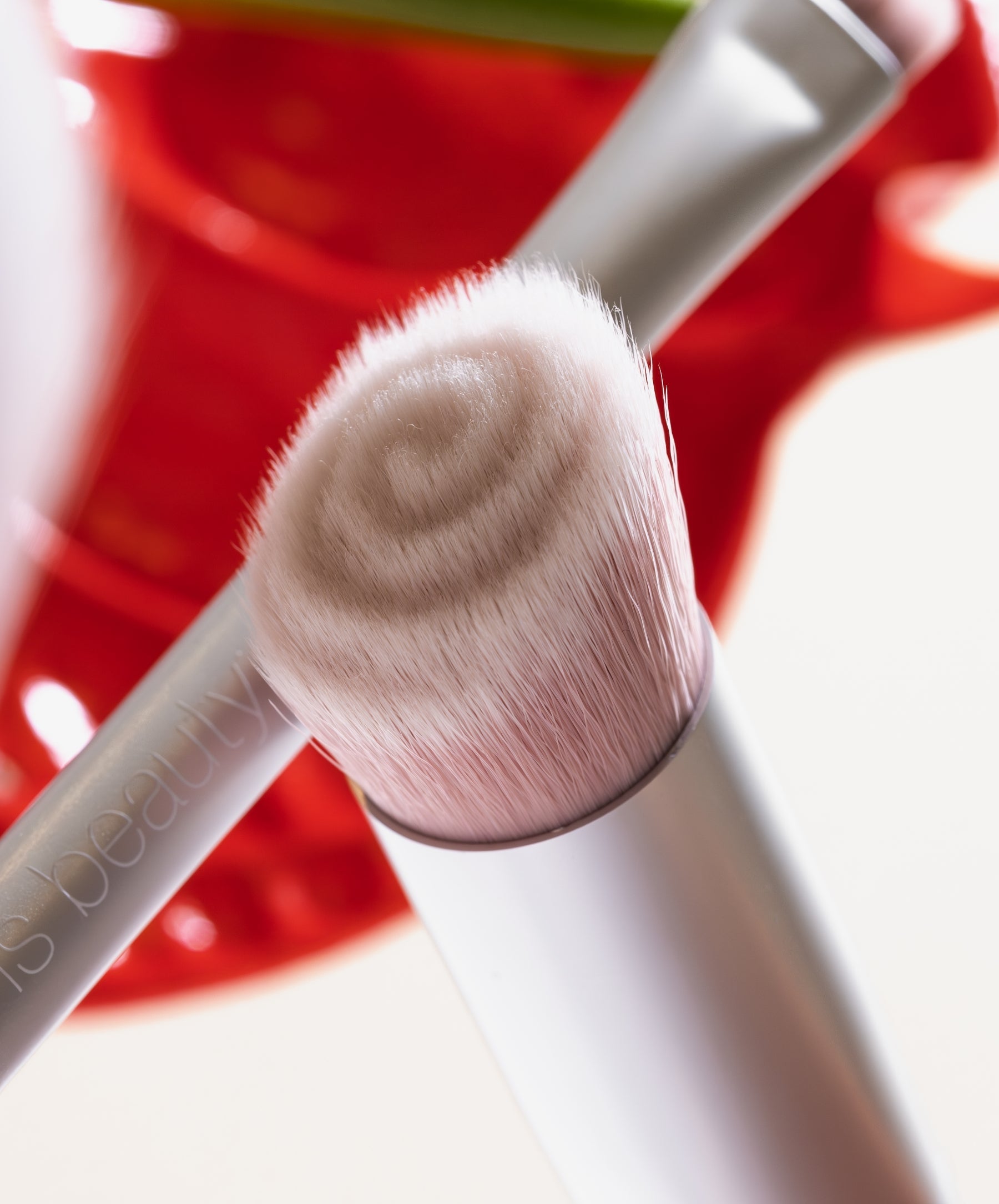 Skin2Skin Foundation Brush Makeup Tool for Easy Everyday Application