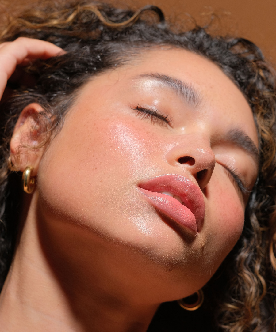 Luminizer Radiant Highlighter with a Natural Looking Glow