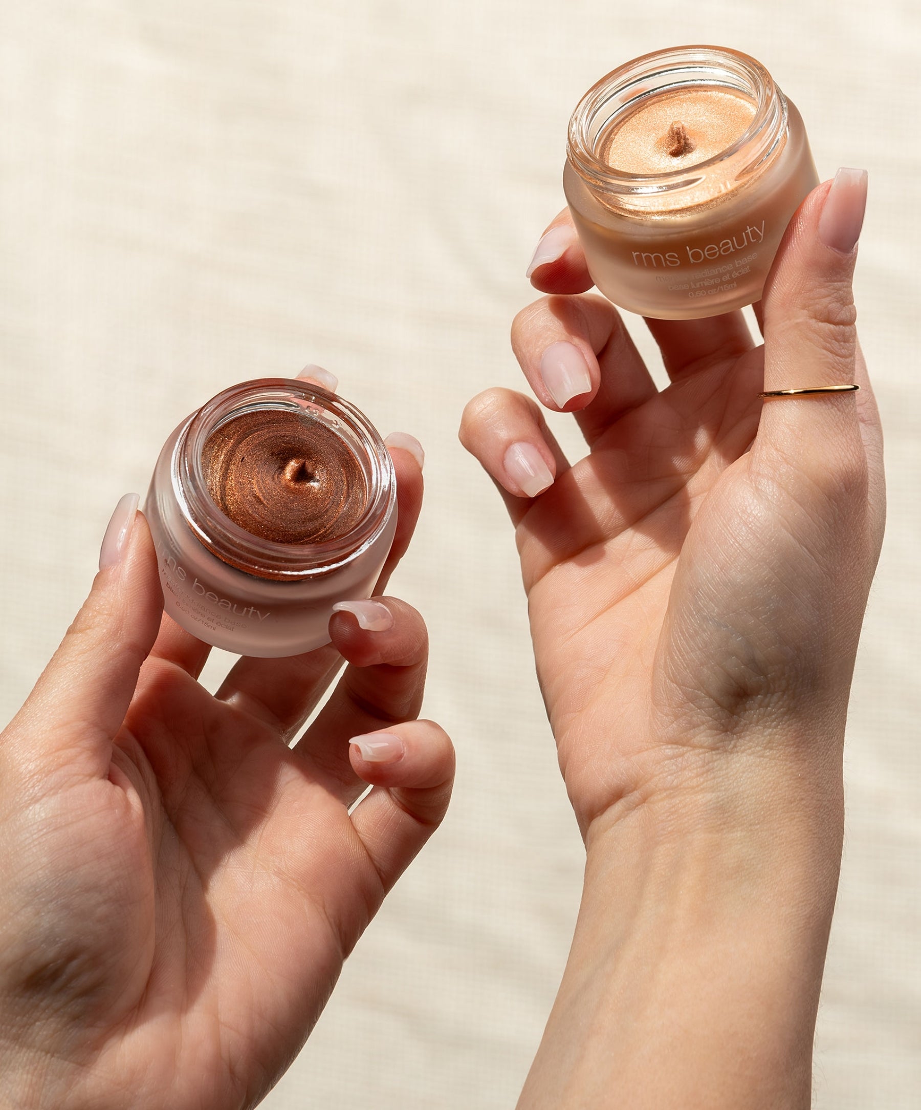 Master Radiance Base Radiant Highlighter for a Natural Looking Glow