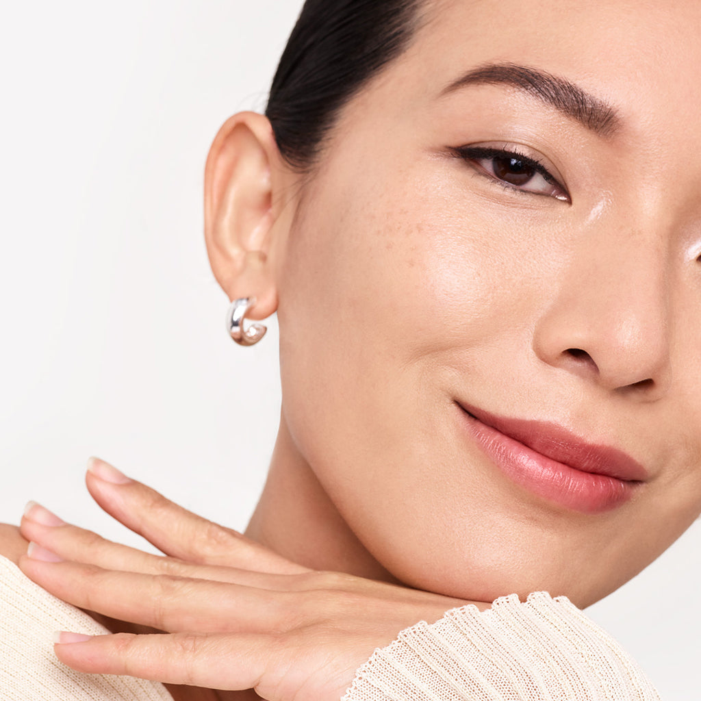 ReEvolve Natural Finish Liquid Foundation Buildable Face Foundation with a Natural Finish