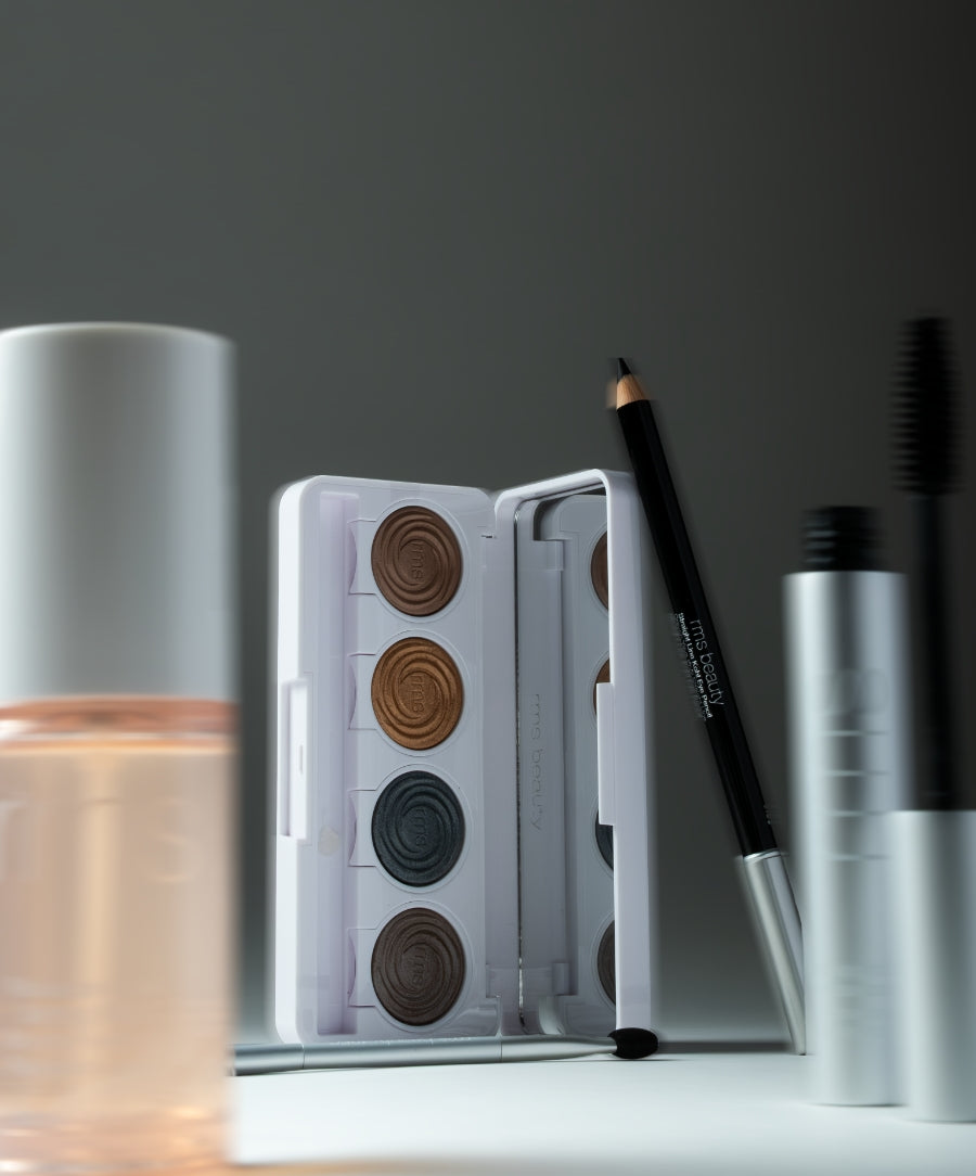 The Signature Artistry Set Coordinated Beauty Set for Everyday Makeup