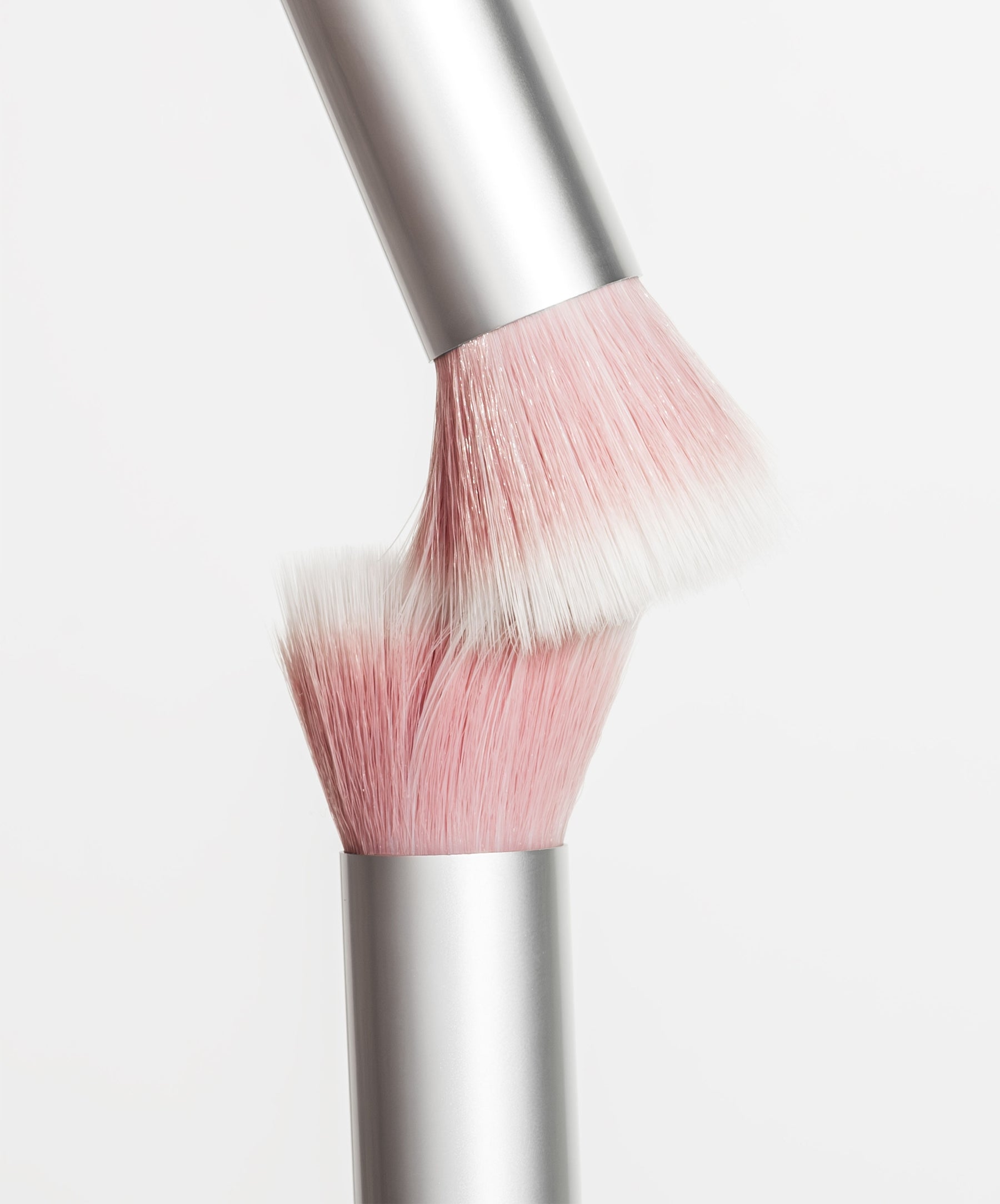Skin2Skin Blush Brush Makeup Tool with Easy Everyday Application