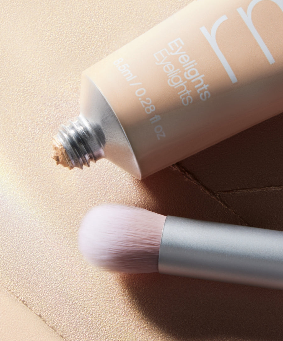 Skin2Skin Everything Eye Polish Brush Makeup Tool with Easy Everyday Application