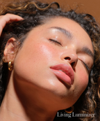 Living Luminizer Glow Quad Mini Radiant Highlighter for a Natural Looking Glow