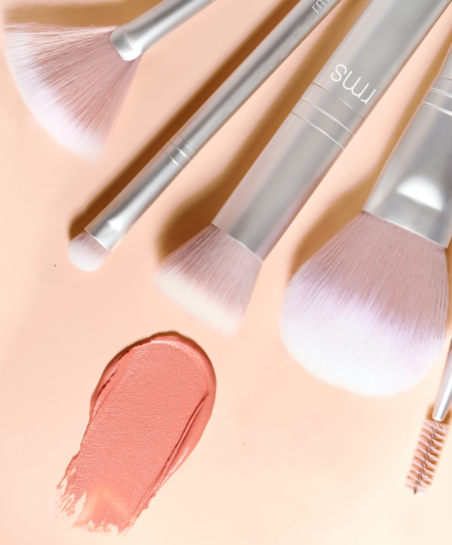 Skin2Skin Blush Brush Makeup Tool with Easy Everyday Application